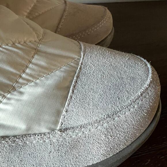 The North Face Girls Gray Red Winter Waterproof Snow Camp Boot- Size 6 - Picture 8 of 11